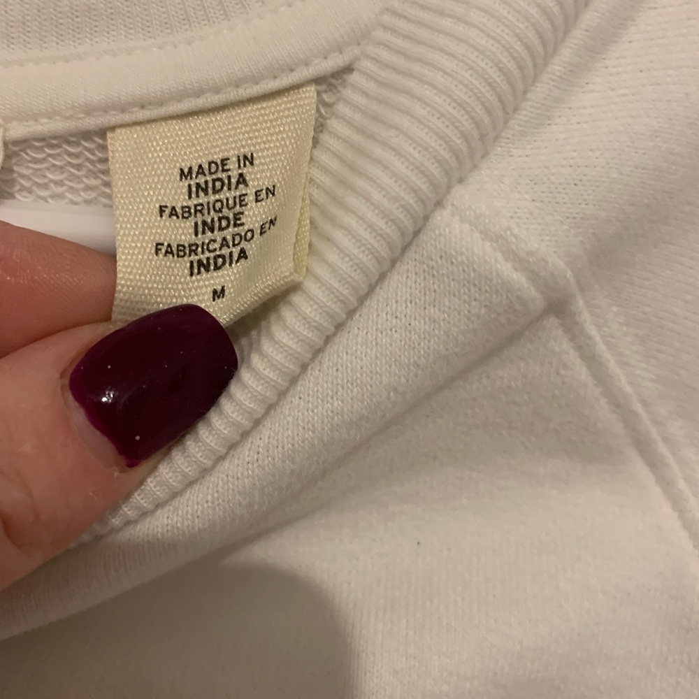 Levi’s Women’s Medium White Cropped Sweatshirt Bright Pullover Casual Crewneck - Picture 7 of 7